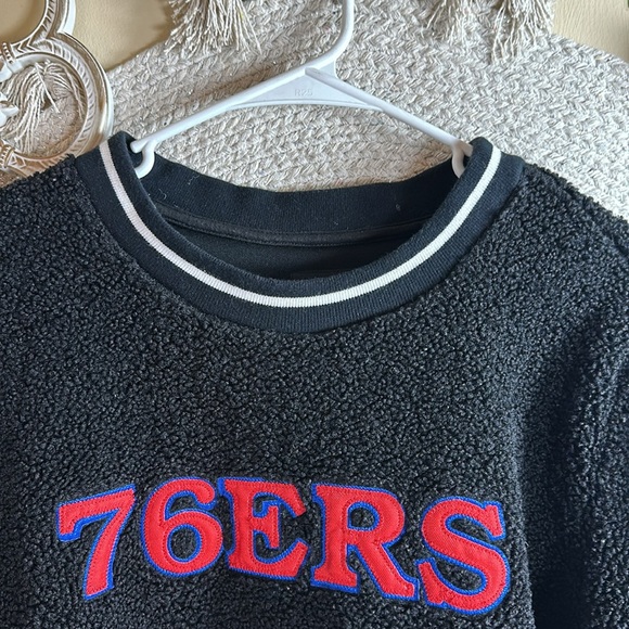 Fisll 76ers fuzzy pullover - Picture 2 of 10